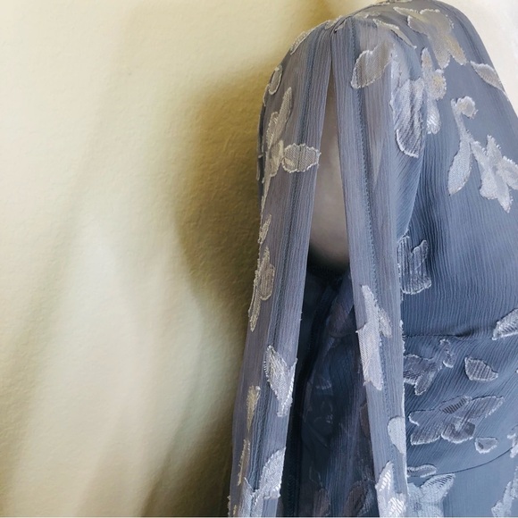 ASTR THE LABEL DUSTY BLUE BURNOUT WRAP FLORAL DRESS Size: XS - Picture 11 of 16